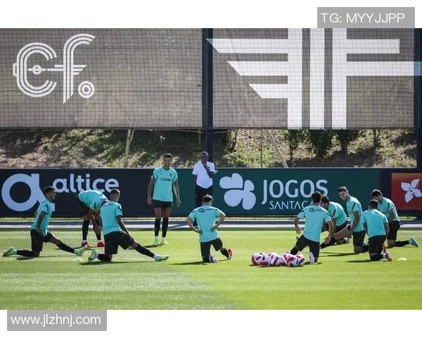 合肥桂冠足球俱乐部官方微博发布最新动态与球员训练精彩瞬间分享